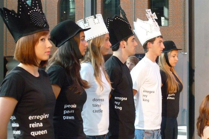 El Ajedrez Viviente En La Presentación De La IV Final De Maestros Del Gran Slam 