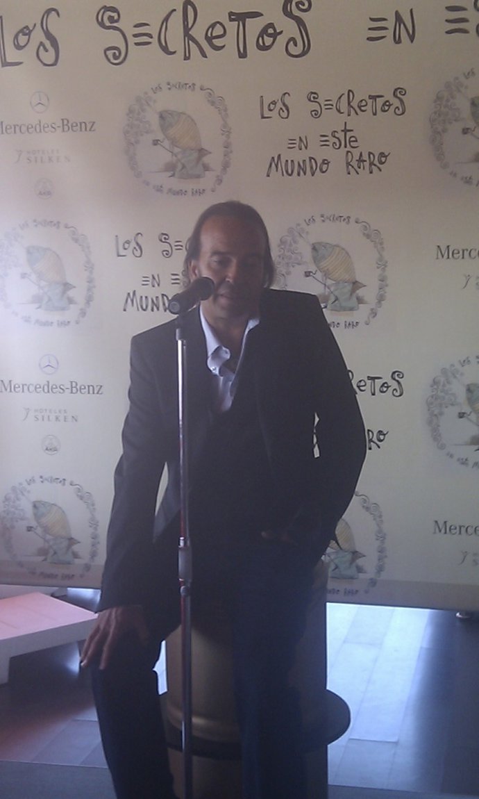 Álvaro Urquijo, Líder De Los Secretos