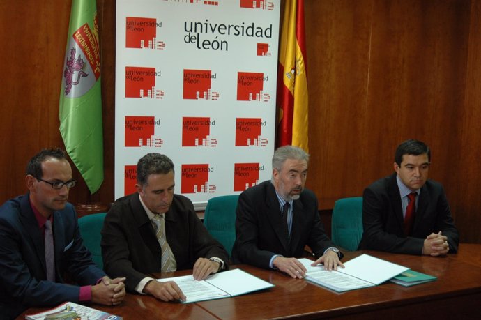 Firma Del Convenio Entre La Universidad De León Y RMD