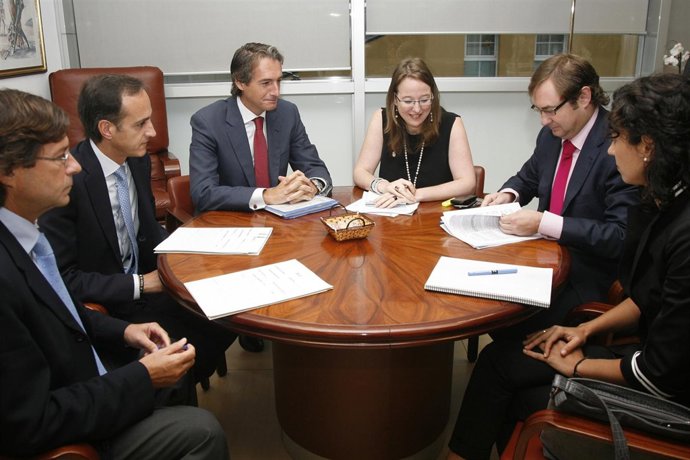 La Consejera De Presidencia Y Justicia Se Reúne Con El Alcalde De Santander