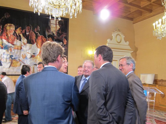 Feijóo Y Gabarró Con Miembros Del Consejo De Gas Natural Fenosa