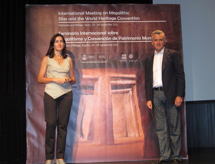 La Minitra De Cultura, Ángeles González-Sinde Y El Consejero, Paulino Plata