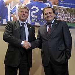 Xabier Iturbe Y Jokin Aperribay Tras La Firma Del Acuerdo