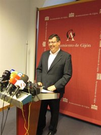 Argüelles acusa a Moriyón de "parálisis" y crear "incertidumbre" en sus primeros cien días de Gobierno