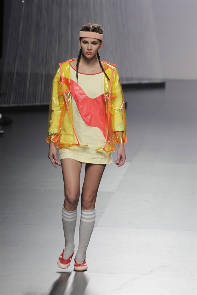 Modelo De Alba Cardalda En Cibeles