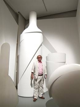 Jorge Ballester Pieza En Su Bodegón Tridimensional En La Nau