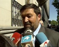 ETA.- Caamaño pide "prudencia" sobre el robo de matrículas en Francia porque todavía está en "fase de investigación"