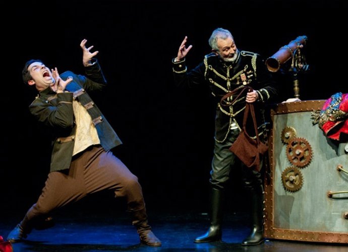 La Obra 'Anfitrión', De Teatro Kumen, Estará En Pola De Lena El 23 De Octubre. 