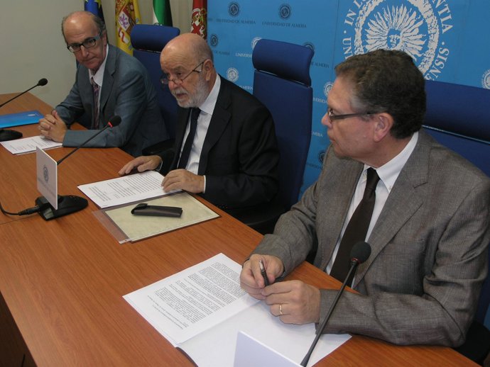 El Rector De La UAL Y El Presidente De Ifapa En Rueda De Prensa       