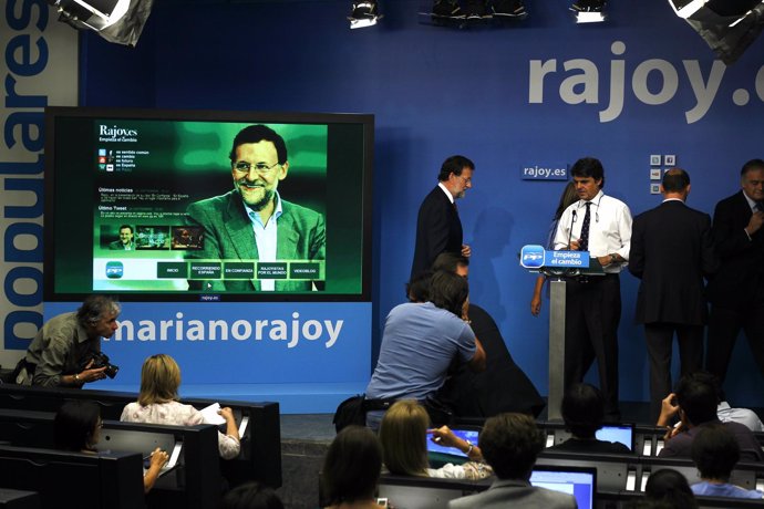 Pons Y Moragas Presentan La Página Web De Rajoy