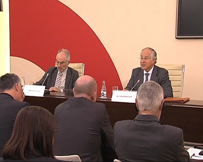 El Dtor.Gral. De La Caixa, J.M.Nin (Drcha) Junto Al Síndic De Greuges R.Ribó