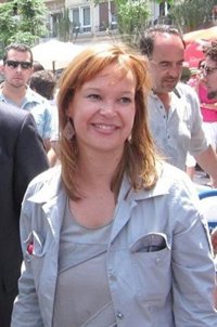 Pajín asegura que no existe ningún riesgo de falta de suministro de medicamentos en España