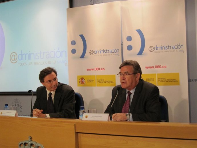 Fernando De Pablo Y Juan José Rubio En La Rueda De Prensa