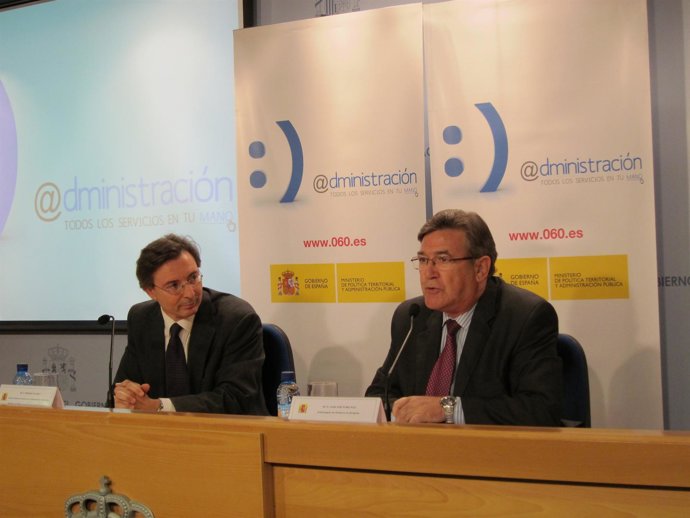 Fernando De Pablo Y Juan José Rubio En La Rueda De Prensa