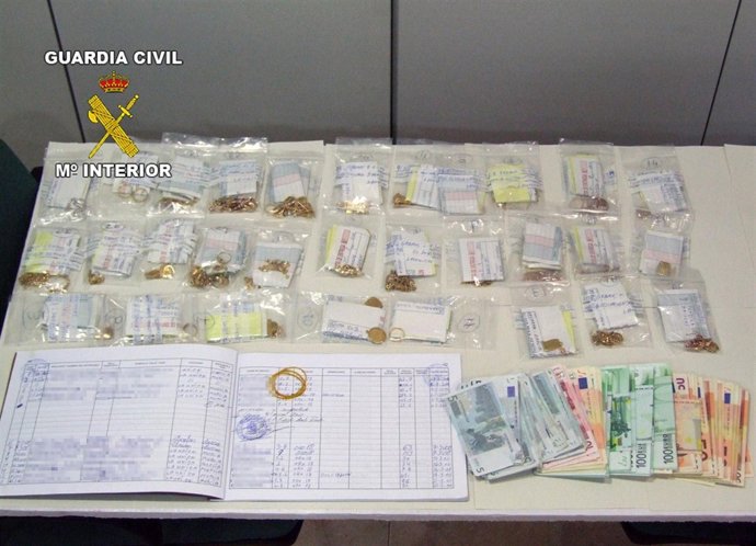 Piezas De Joyería De Dudosa Procedencia Dinero En Efectivo Intervenido