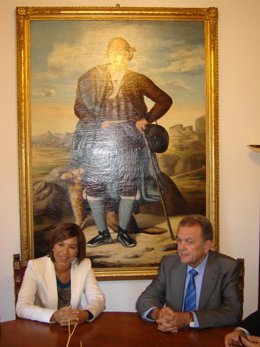 El Consejero De Agricultura Y La Alcaldesa De Huesca En La Reunión De Este Marte