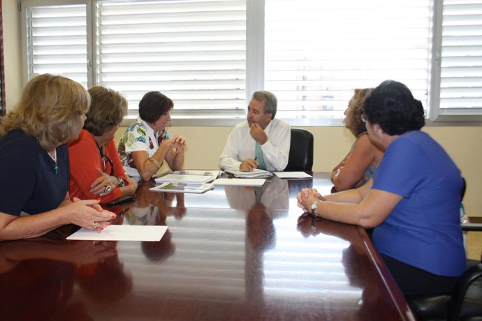 Cerdá Se Reúne Con Mujeres Rurales