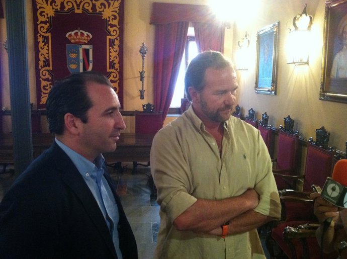 El Alcalde De Almonte Y El Pte De Asala En Huelva
