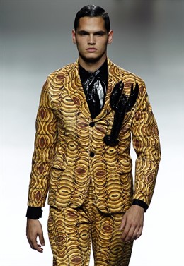 Modelo De Ixone Elzo En Cibeles