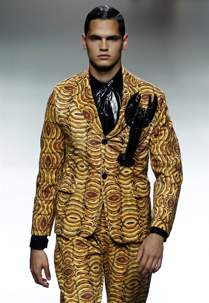 Modelo De Ixone Elzo En Cibeles