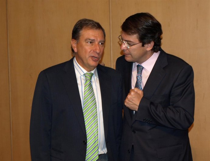 Juan José Mateos Dialoga Con Alfonso Fernández Mañueco