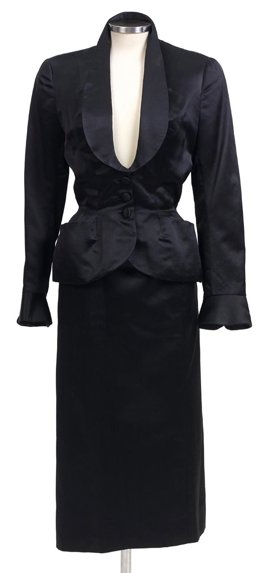 Traje Negro Que Luce La Actriz Rita Hayworth