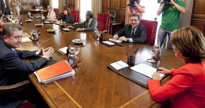 Sesión Del Gobierno De Navarra.