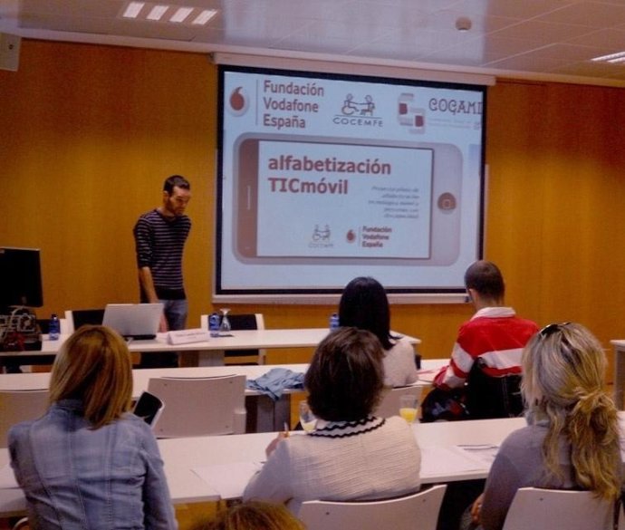 Curso De Formación Para Discapacitados Por COCEMFE 