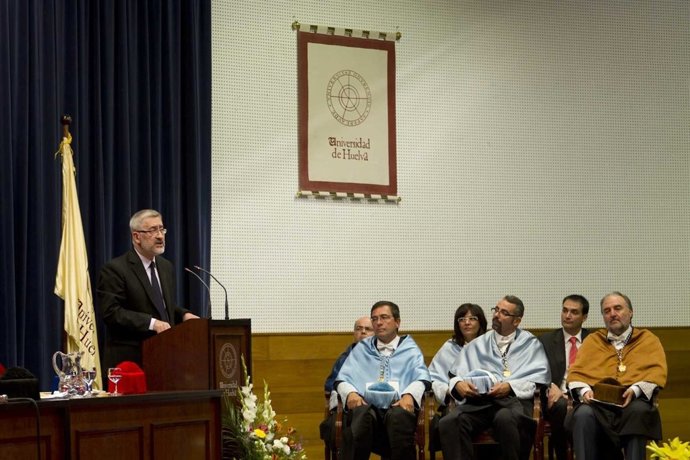 El Consejero De Economía, Antonio Ávila, En El Inicio Del Curso En Huelva.