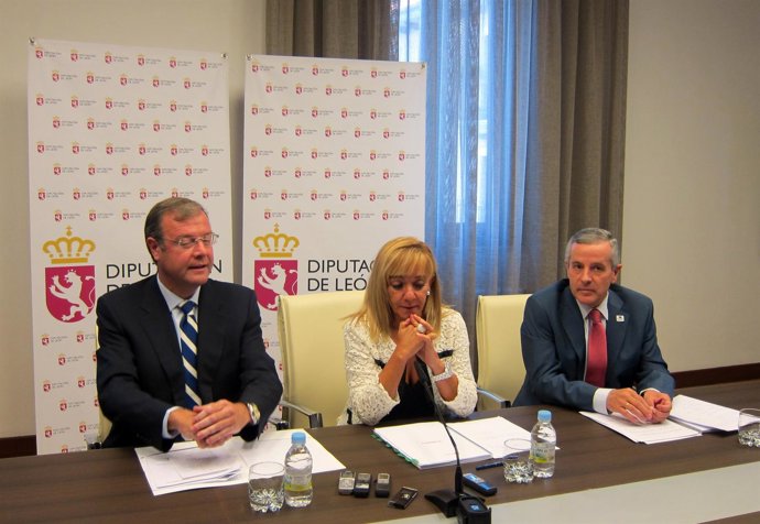 Silván, Carrasco Y Gutiérrez Tras Una Reunión En León