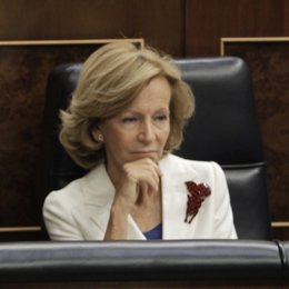 La Ministra De Economía, Elena Salgado, En Su Escaño En El Congreso