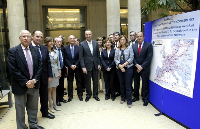 Fabra Con La Delegación De La Comunitat Que Ha Viajado A Bruselas