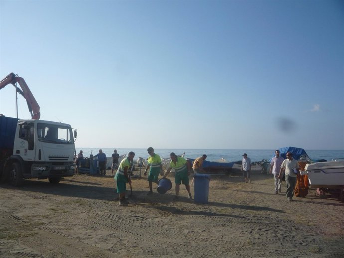 Limpieza De Varaderos En Rincón De La Victoria