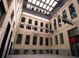 Interior De La Casa Encendida