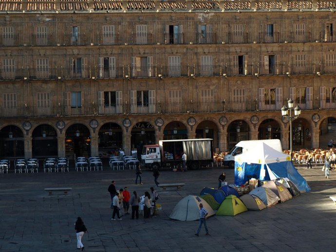 Acampada 15M En La Plaza Mayor