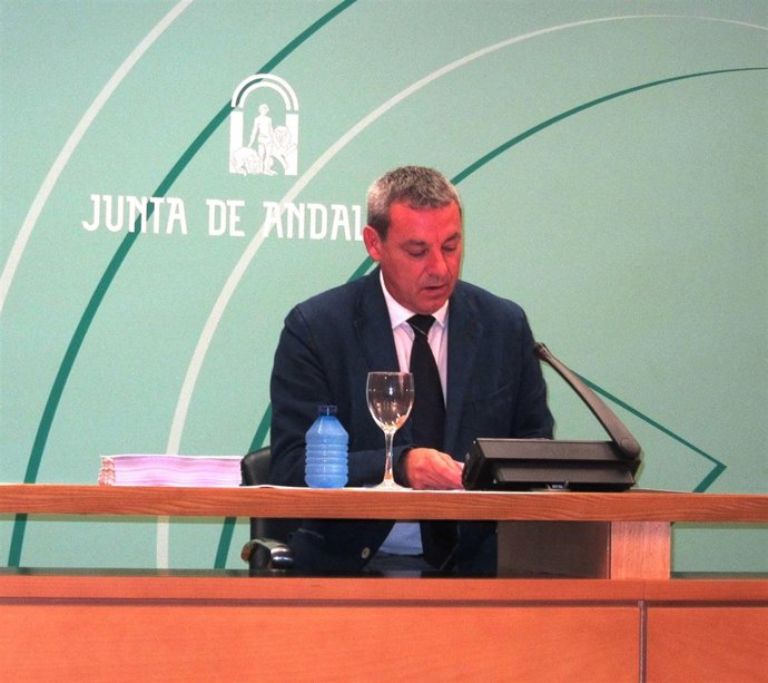 El Consejoero De Educación, Francisco Álvarez De La Chica