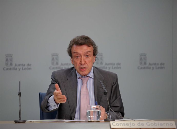 El Consejero De La Presidencia Y Portavoz, Jose Antonio De  Santiago Juarez, Com