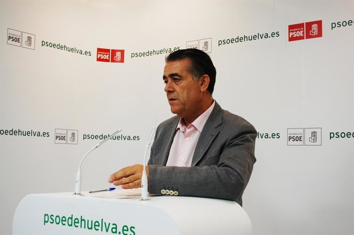 El Senador Socialista Francisco Bella. 