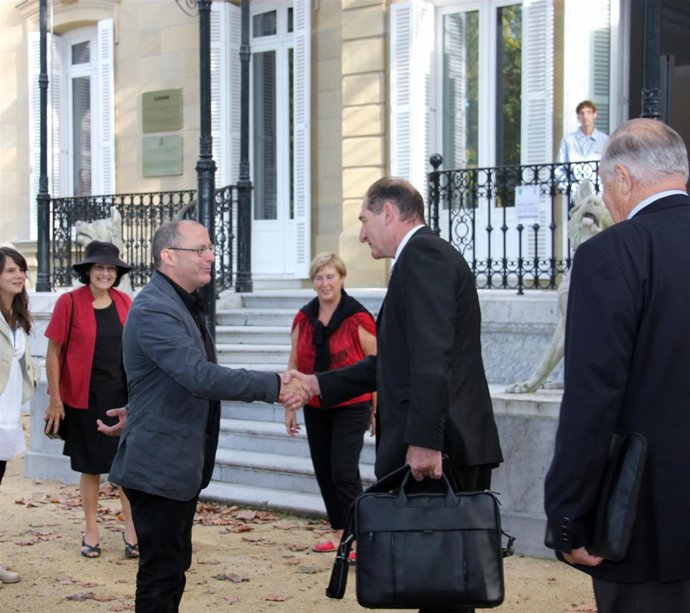 Juan Karlos Izagirre Y Brian Currin