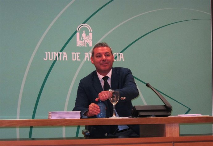 El Consejero De Educación Andaluz, Francisco Álvarez De La Chica