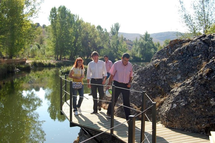 Visita Del Alcalde A Las Márgenes Del Duero