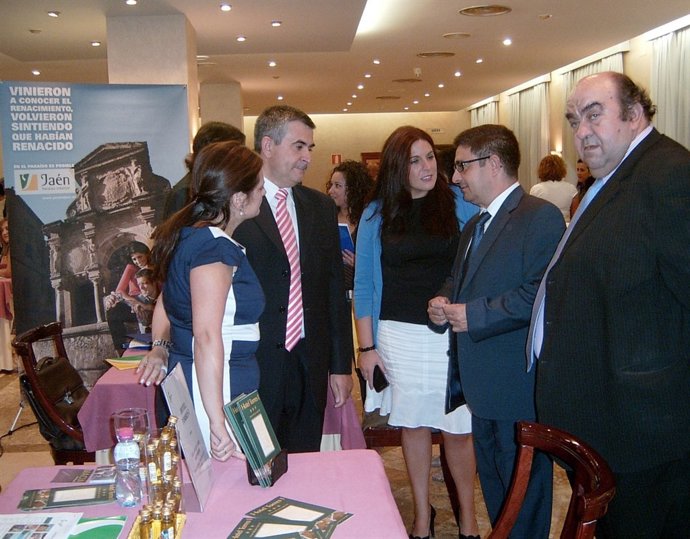 Férriz Y Reyes, En El Centro, En Las Jornadas De Promoción Turística.