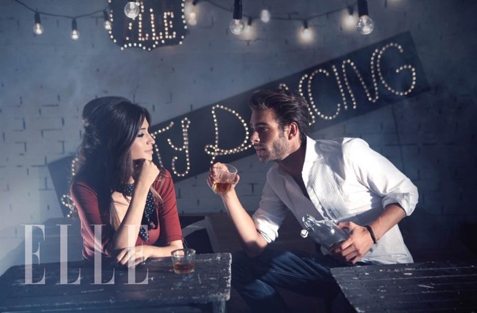 Sara Carbonero Y Jon Kortajarena Para La Revista 'Elle'