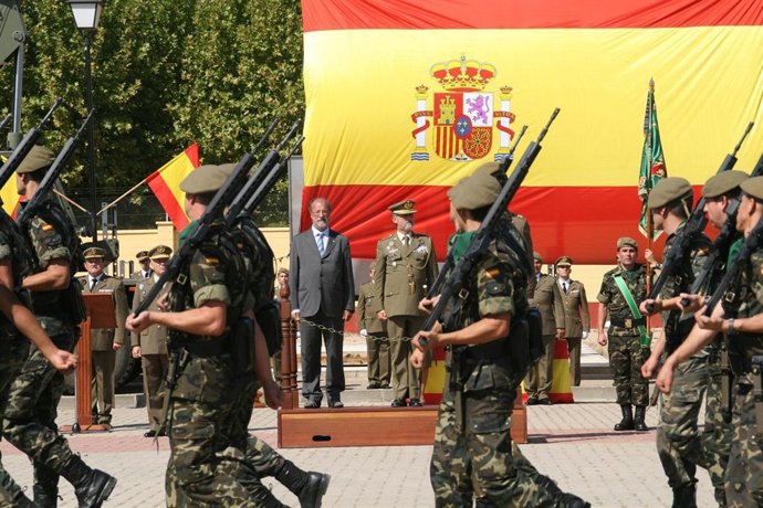 Acto En La Agrupación De Apoyo Logístico 61 De Valladolid