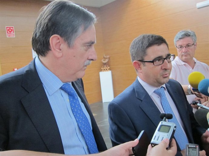 Gómez Y El Secreterio General Del PSOE De Jaén, Francisco Reyes En Jaén.