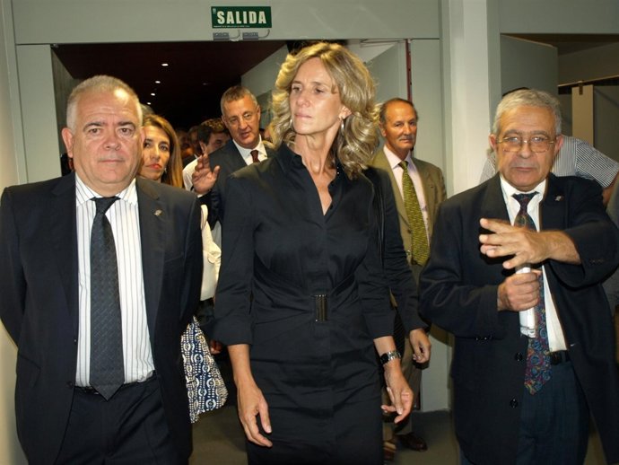 La Visita De La Ministra Garmendia En La Nueva Sede Del Centro En Salamanca