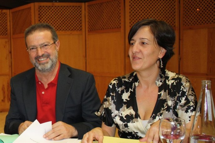 El Secretario Provincial Del PSOE (Izda)