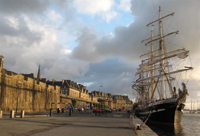 Puerto Y Muralla De Saint-Maló.