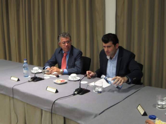 Francisco Granados Y Bartolomé González Tras La Reunión