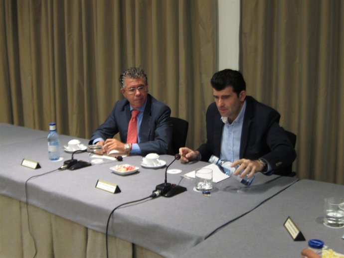 Francisco Granados Y Bartolomé González Tras La Reunión